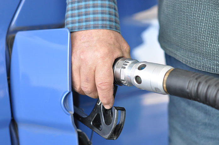 Poznaj sposoby, jak poradzić sobie z wysokimi cenami paliw na stacjach